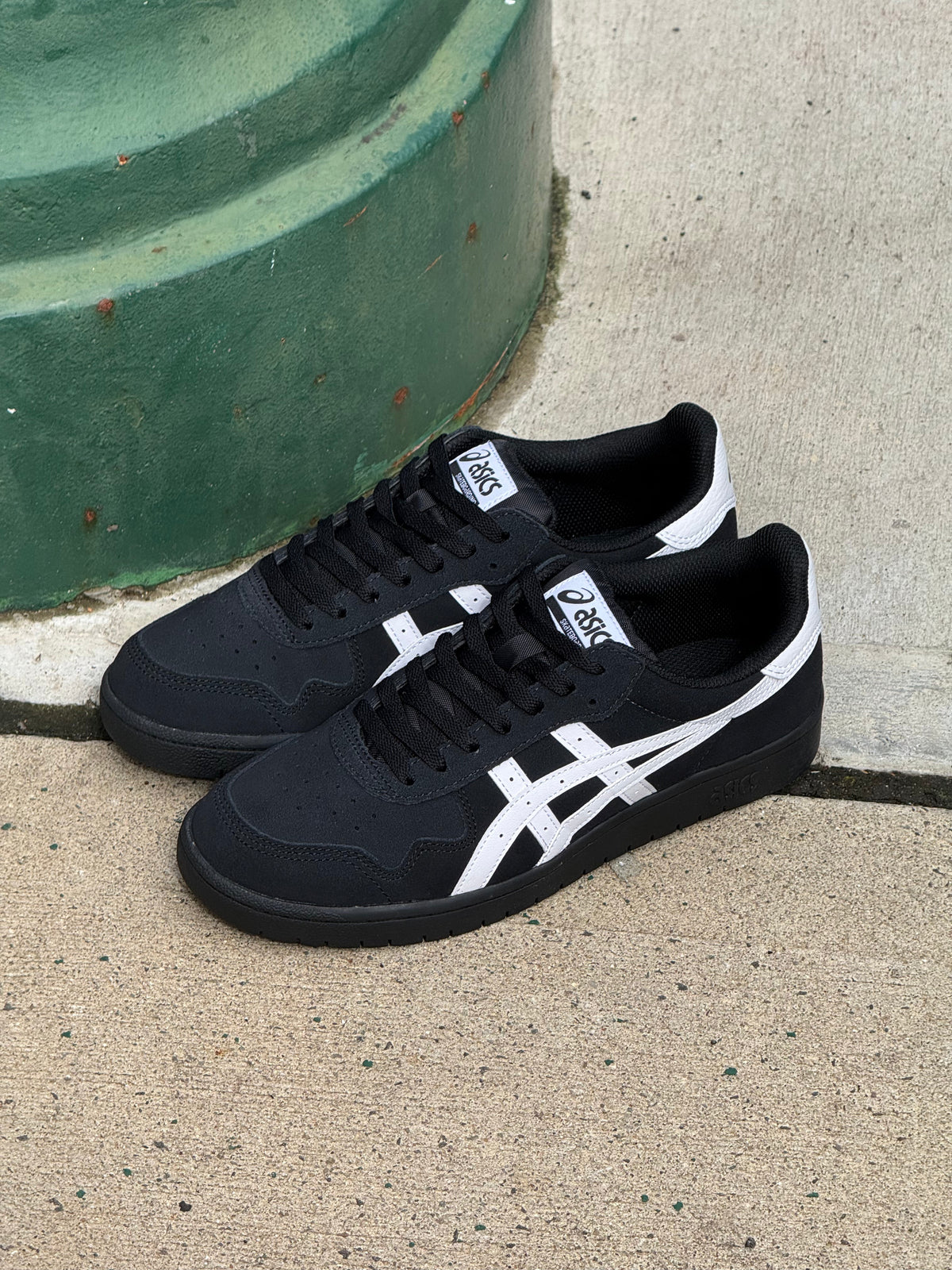 FOOTWEAR